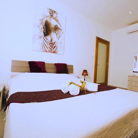 Stunning Penthouse Roof Terrace & Communal Swimming Pool San Pawl il-Baħar Zewnętrze zdjęcie