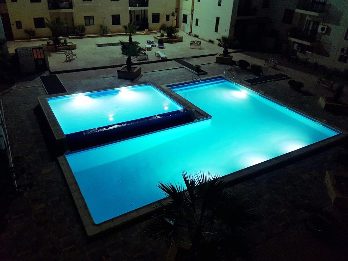 Stunning Penthouse Roof Terrace & Communal Swimming Pool San Pawl il-Baħar Zewnętrze zdjęcie
