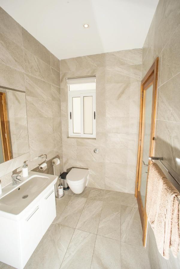 Stunning Penthouse Roof Terrace & Communal Swimming Pool San Pawl il-Baħar Zewnętrze zdjęcie