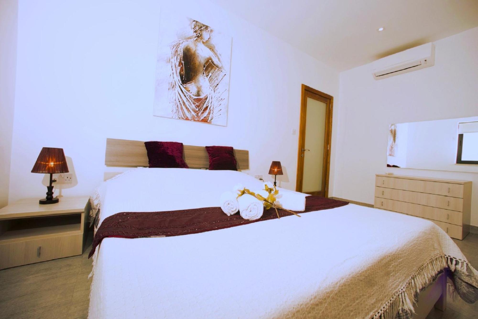 Stunning Penthouse Roof Terrace & Communal Swimming Pool San Pawl il-Baħar Zewnętrze zdjęcie